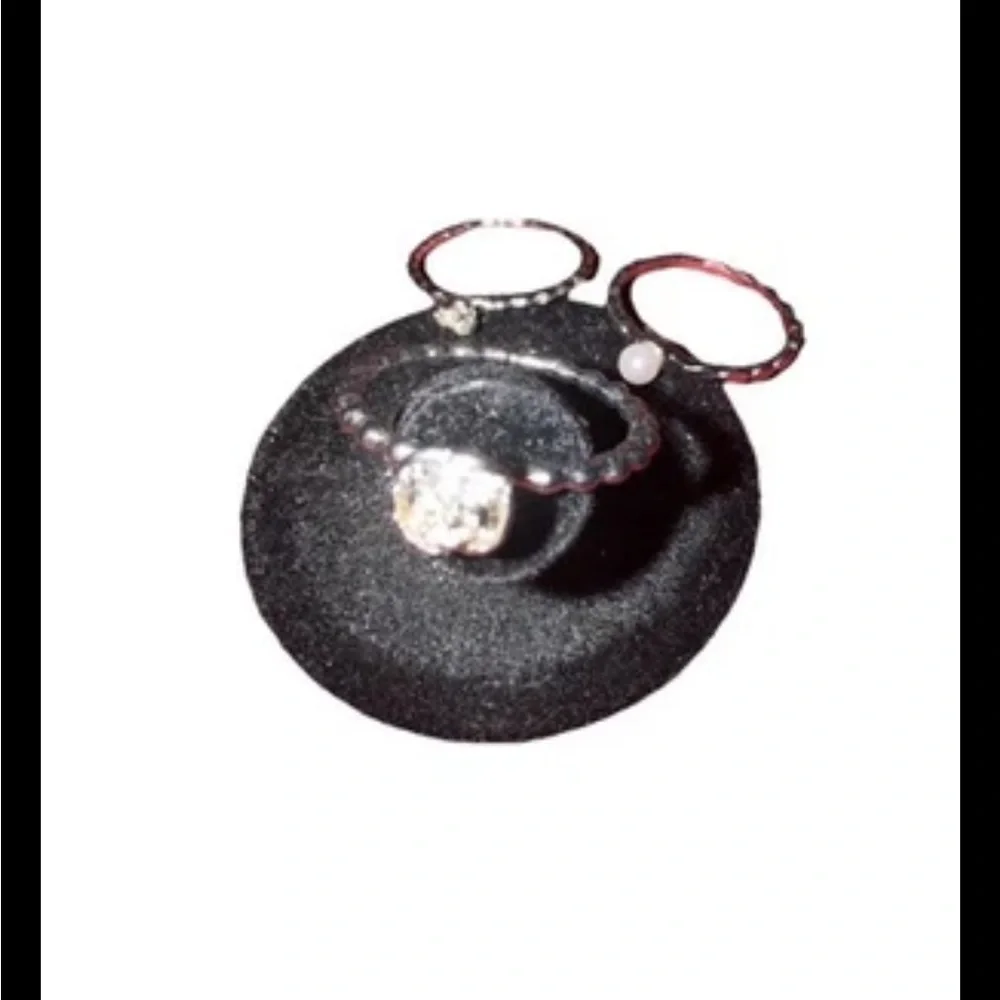 Elegant Silver tone Ring Set‎ 3 pc with silver roses